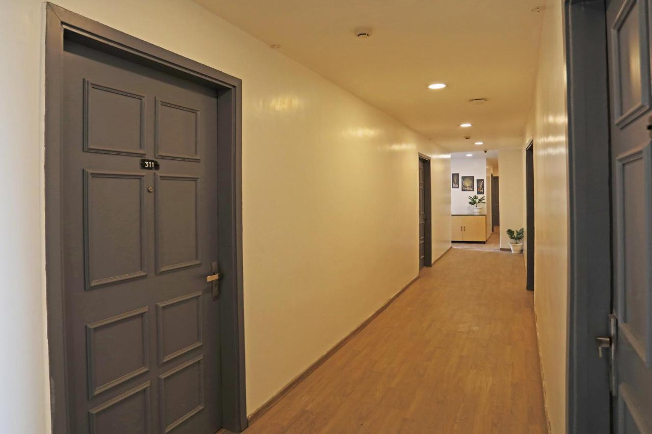 Hotel Yellow Chilli Britannia Chowk- Couple Friendly Local Id Accepted New Delhi Exterior photo