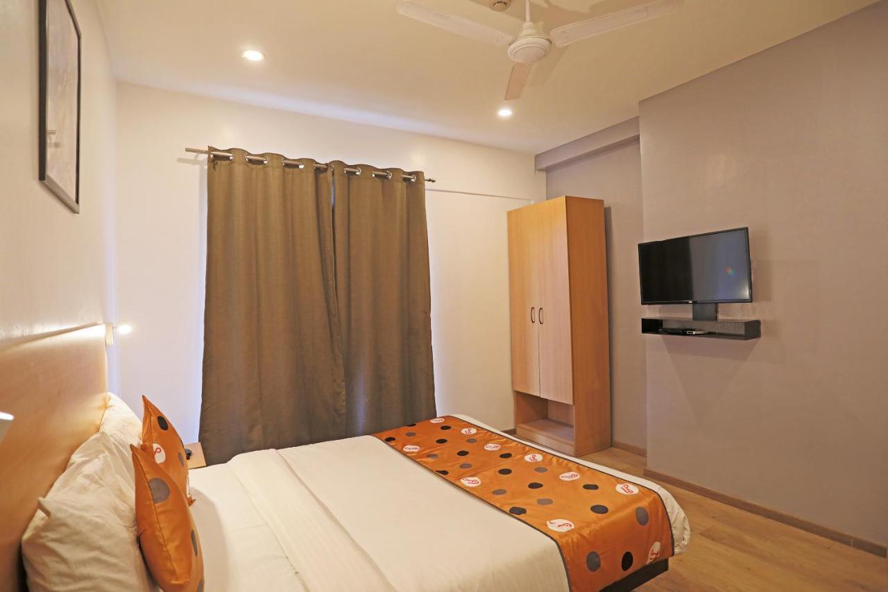 Hotel Yellow Chilli Britannia Chowk- Couple Friendly Local Id Accepted New Delhi Exterior photo